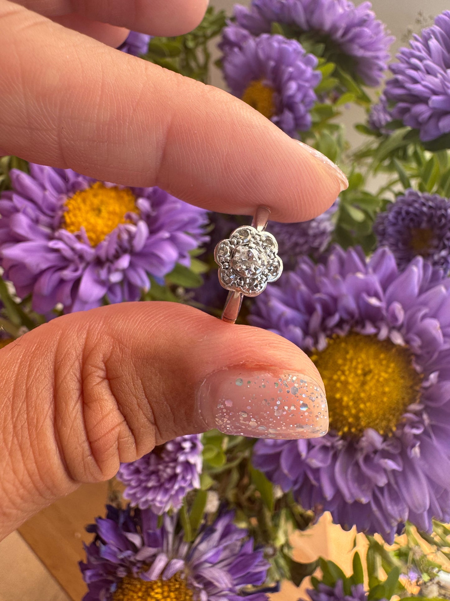 18ct Diamond Daisy Ring