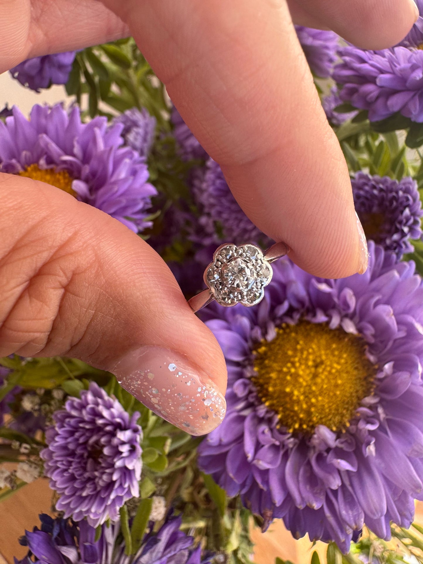 18ct Diamond Daisy Ring