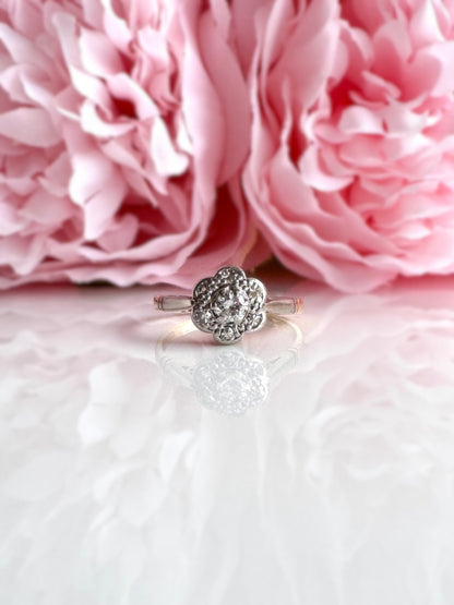 18ct Diamond Daisy Ring