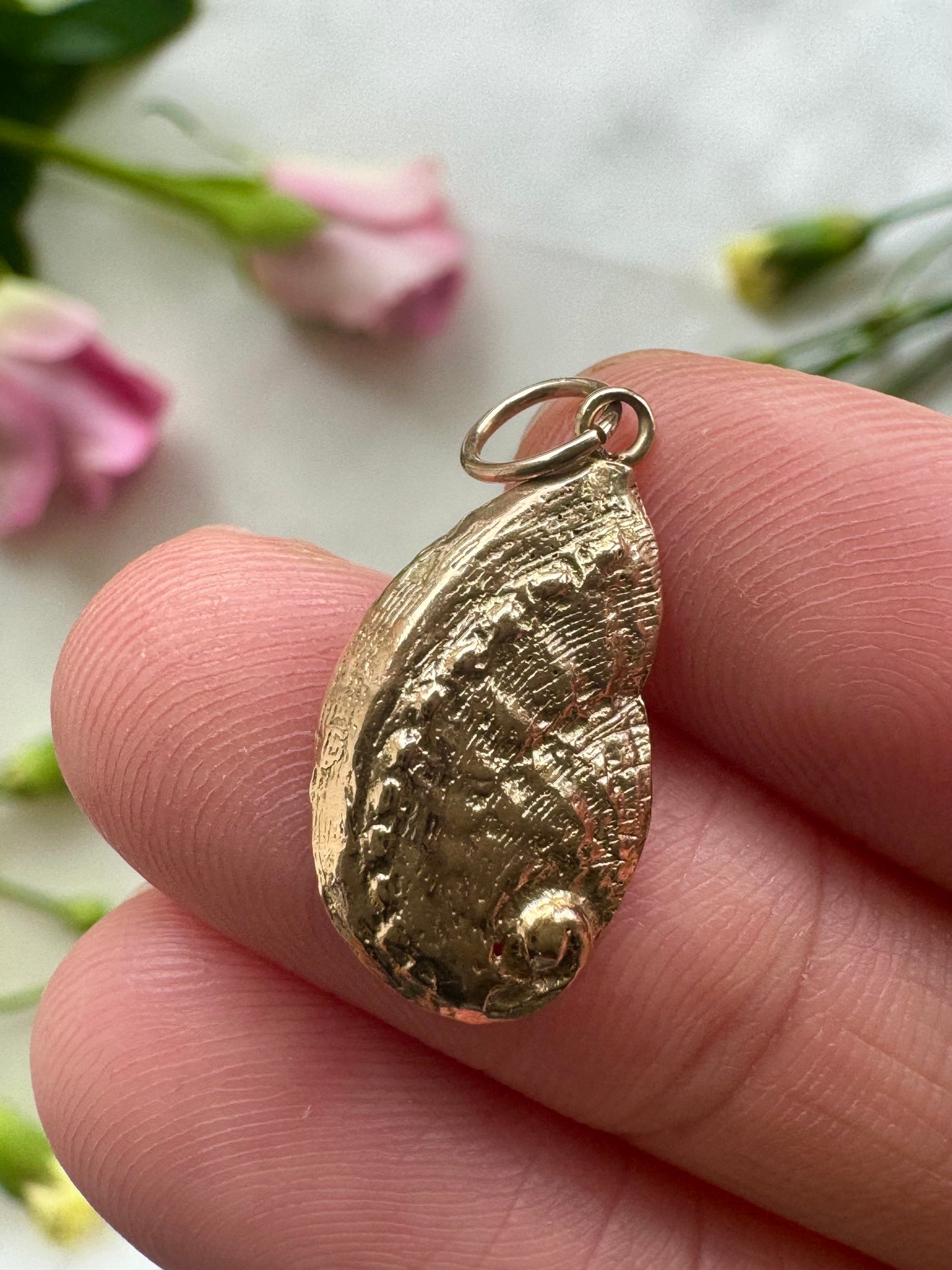 Gold Mussel Shell Pendant