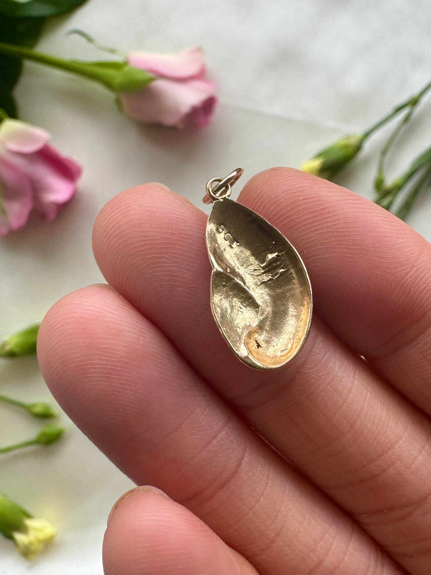 Gold Mussel Shell Pendant