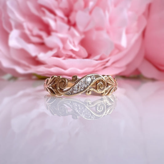 Vintage Ornate Scrolled Diamond Trilogy Wedding Band