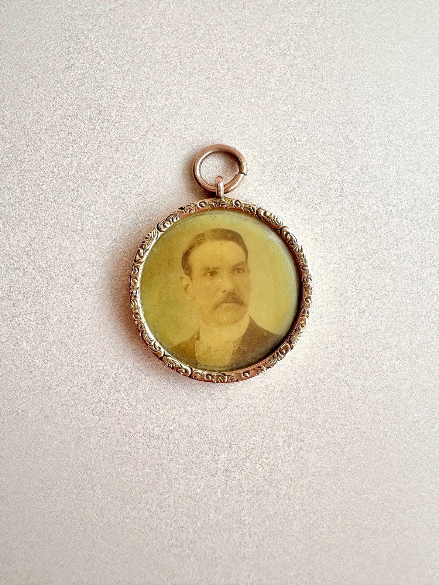 Victorian 9ct Gold Slim Chased Photo Locket